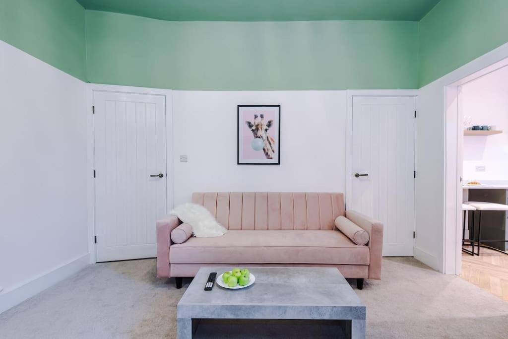5 Bed Salford Sanctuary Retreat Βίλα Μάντσεστερ Εξωτερικό φωτογραφία