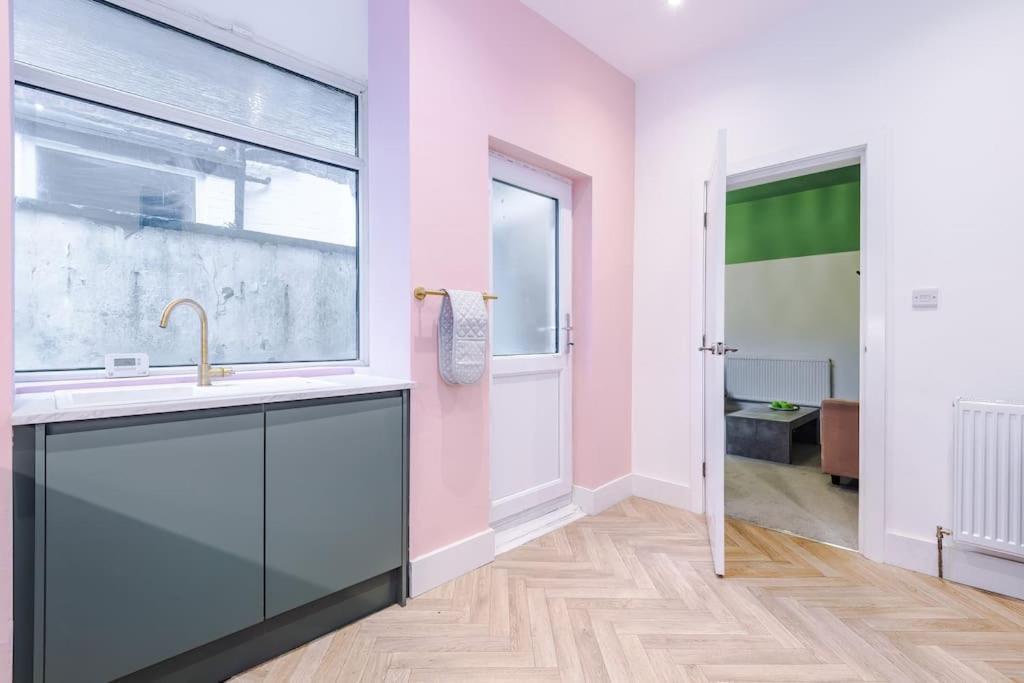 5 Bed Salford Sanctuary Retreat Βίλα Μάντσεστερ Εξωτερικό φωτογραφία