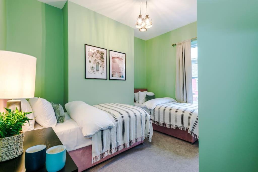 5 Bed Salford Sanctuary Retreat Βίλα Μάντσεστερ Εξωτερικό φωτογραφία