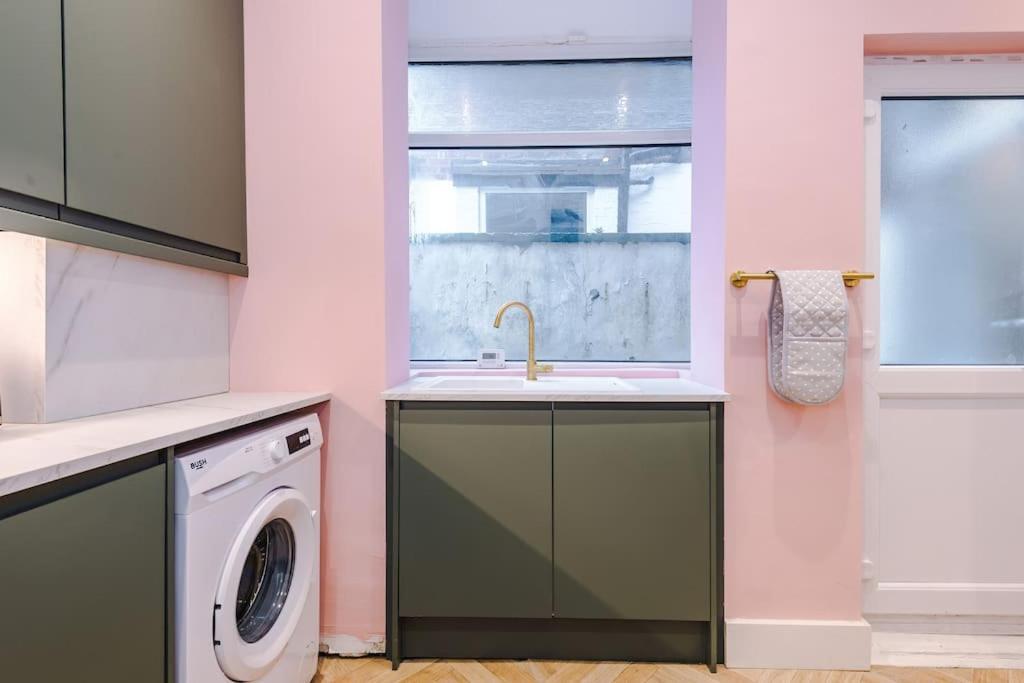 5 Bed Salford Sanctuary Retreat Βίλα Μάντσεστερ Εξωτερικό φωτογραφία
