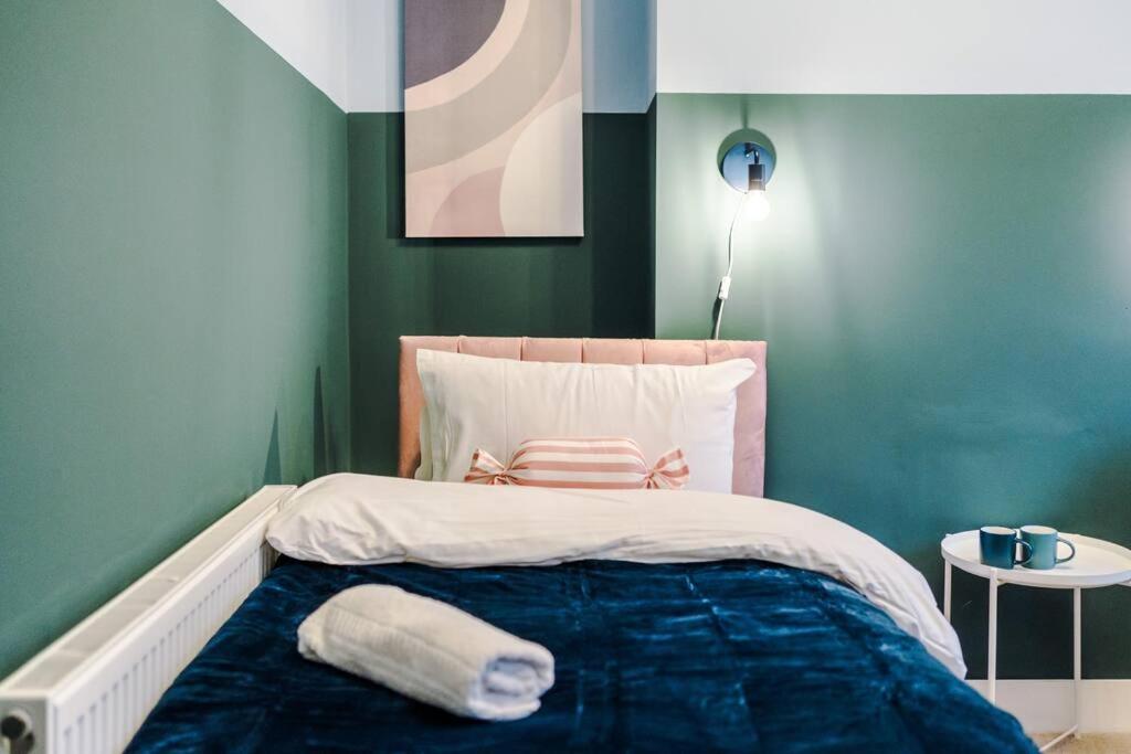 5 Bed Salford Sanctuary Retreat Βίλα Μάντσεστερ Εξωτερικό φωτογραφία